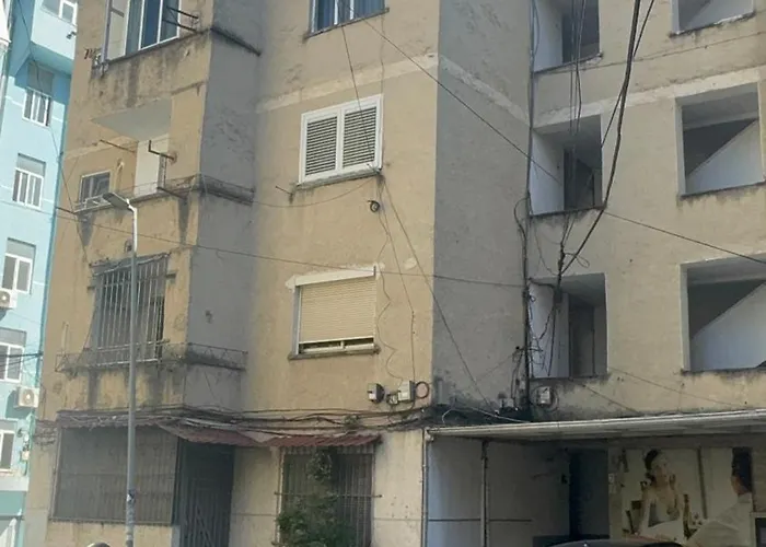 Korpusi * Τίρανα